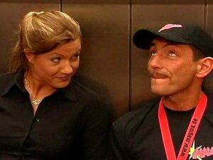 Blonde Aufzugs-Fick von Jackass