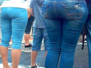 Großer Hintern tanzt in Jeans,