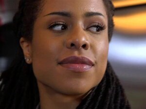 Слатка црнкиња трпи везивање да спасе