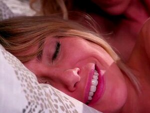 Die geile Carter und Alexis liebt es, sich ins Gesicht zu setzen. Als