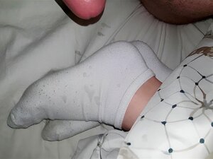 Komm auf 18-jährige süße weiße Fußsocken. Schau dir an, wie