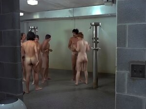 CHEERLEADERIN SUIHKUKOHTAUS DEBBIE DOES DALLAS