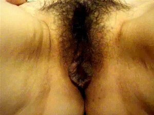 Erleben Sie den verführerischen Charme von Miko in diesem aufregenden