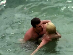 Erlebe das Nervenkitzel des voyeuristischen Vergnügens, wenn sexy