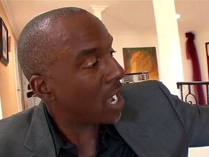 Nero scopa la sua figliastra