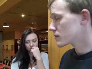 HUNT4K. Armes Paar hält Sex für Geld für eine gute Lösung. HUNT4K