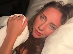 Übernachtung mit kleiner Stiefschwester ~ Macy Meadows