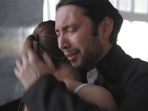 Klooni, joka on tehty hänen söpöstä tytärpuolestaan, omaa