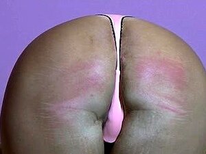 Перверзна риба у розе гаћицама добија