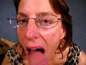 Mega Big Plump Ass GILF bläst und fickt