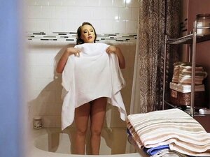 PervMom - Maman chaude me laisse jouer avec ses seins