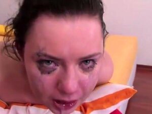 Ansiktsknullade sötnosar förnedrade och förstörda. Söta tjejer