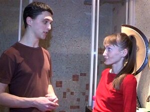 Њен дечко који је продао ову слатку