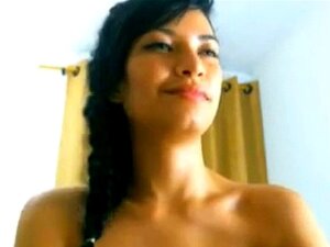 Latina kör dildo i fitta och röv