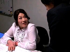 Велика сисата јапанска милф добија