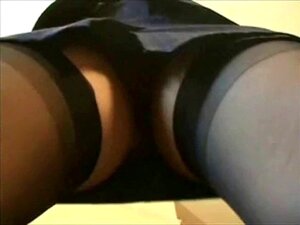 Diese verführerische Blondine erfüllt all deine Träume, während