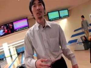 Astut sykkivään maailmaan japanilaisen viettelijättären kanssa,