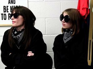 Kleine dieven werden gepakt en geneukt