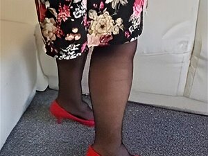 Übergewichtige heiße alte große schöne Frau Oma in roter