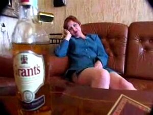 Mama probiert den Freund ihres Stiefsohns und seinen Freund aus