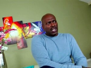 Brunette Mandy krijgt haar gaten geneukt