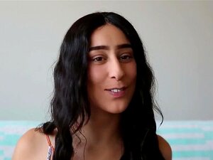 Lesbo Honey will gefistet werden