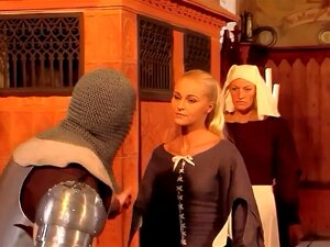 Cosplay Lesbensex im Freien zwischen süßen Mädchen in