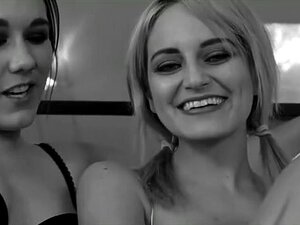 Fabelhafte Pornostars Sinn Sage und Phoenix Askani in einer exotischen