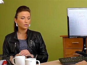 LOAN4K. Die freche Lassie Frances besteht ein spezielles Pornocasting