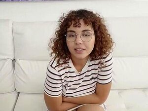 Es ist soweit. Lily probiert ihr ERSTES DOUBLE VAGINAL!