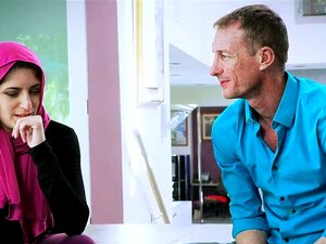 TeensLoveAnal - Religiöse Süße wird im Hijab anal gefickt