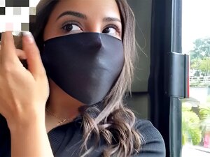 Ein riskantes Spiel in einem öffentlichen Bus spielen, nur 'coz warum