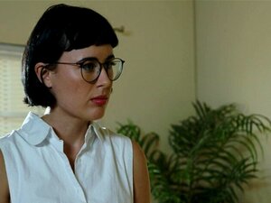 Sexy lesbische Finger Arsch. Sexy lesbische Lehrerin fingert Arsch und