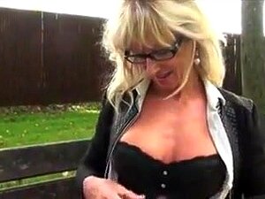 Ranskalainen milf tuplapenetraatio ulkona