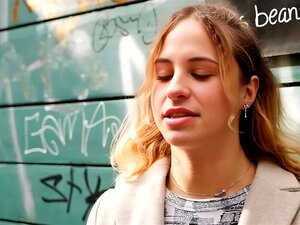 Ersties - Nina Js lesbische Gangbang-Fantasie wird wahr