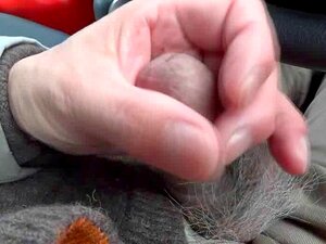 Japanischer alter Mann masturbiert steifen Schwanz