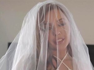 Süße Stiefschwester lässt ihren Stiefbruder die ganze Nacht sie