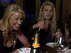 Amy Lynn Grover in einem sexy Bikini