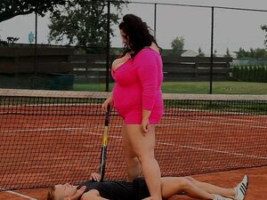 Echte Plumper Queening ihr Tennistrainer