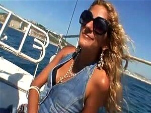 Blondi latina hottie pannaan merellä, erittäin kuuma ja kiimainen