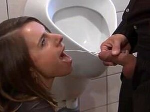 Sexy Susi wird in Tittengefickt, Pissen schwarze Strümpfe
