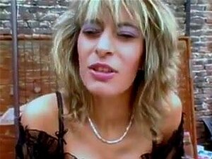 Nena Blow - Vollbusige Hobby Nutten, Nena Blow ist wie immer