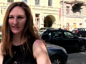 Laiha söpöläinen yrittää itseään porno
