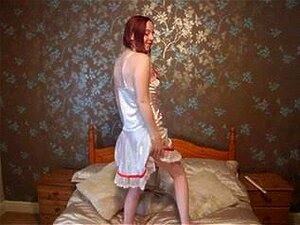 Sykepleier Hayley stripper