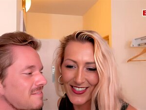 DEUTSCHER BENUTZERDATE - Reife deutsche MILF mit großen Titten