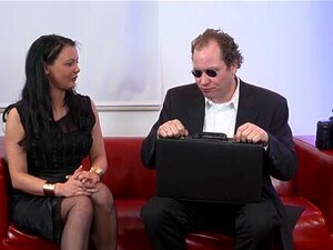 Anna Von Freienwalde in der deutschen MILF Anna Von Freienwalden fickt