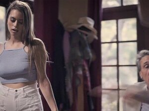 Kleine Hände finden seinen Stiefvater und seine Stiefschwester Jill