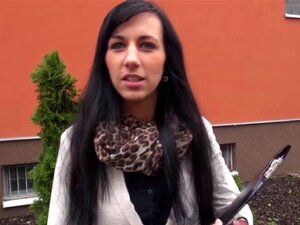 Eurobeibe Terra Rimago suostutellaan paljastamaan tissinsä maksun