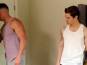 NextDoorBuddies Frat Boys ger efter för kukar
