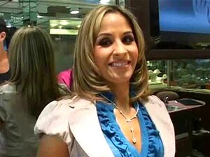 Sexy wilde Tussi wird dafür bezahlt, 11 zu ficken